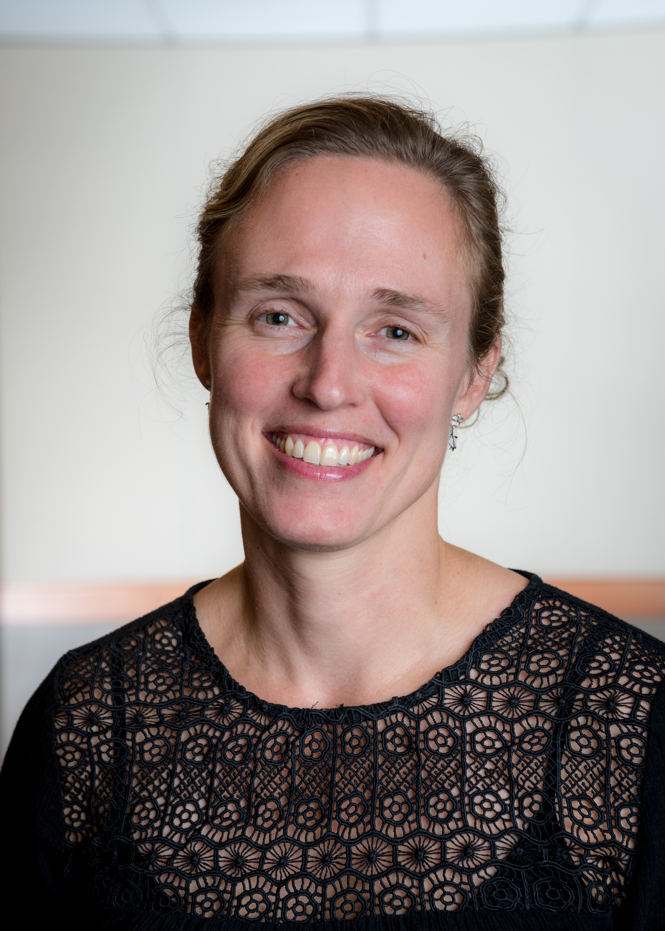 Sarah Nikiforow Headshot